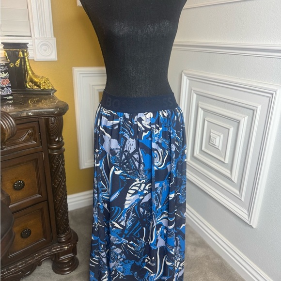 BOSS RTR
Vapliso Skirt Blue Abstract Print Women's Skirt - Picture 13 of 17